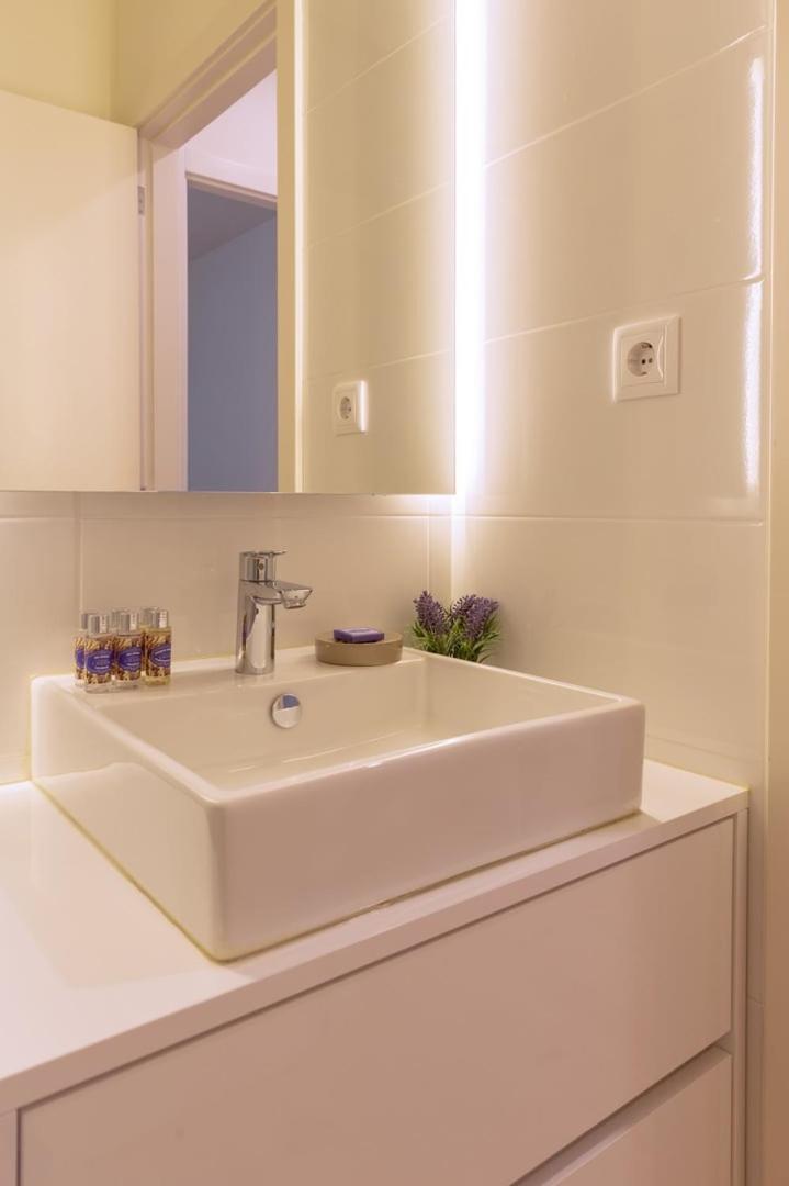 Guestready - Catorze De Outubro Houses II บีลาโนวาเดกายา ภายนอก รูปภาพ