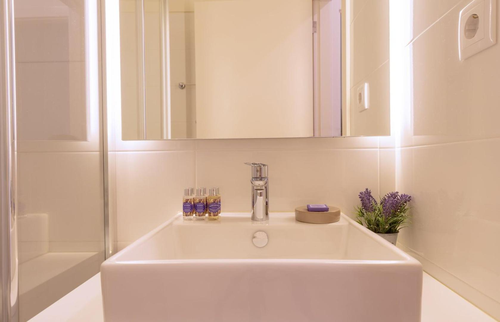 Guestready - Catorze De Outubro Houses II บีลาโนวาเดกายา ภายนอก รูปภาพ