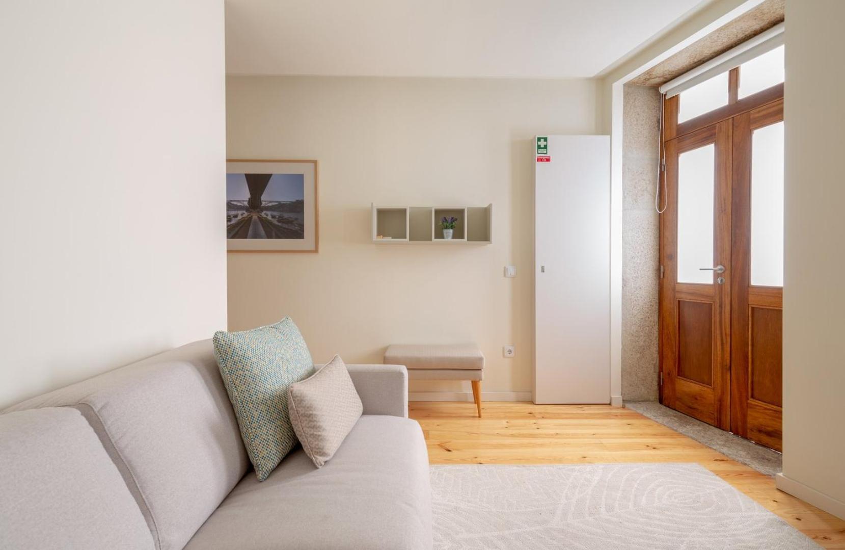 Guestready - Catorze De Outubro Houses II บีลาโนวาเดกายา ภายนอก รูปภาพ