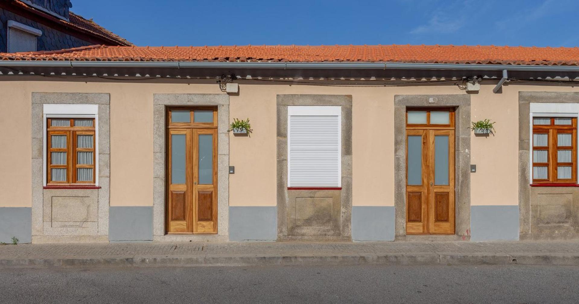 Guestready - Catorze De Outubro Houses II บีลาโนวาเดกายา ภายนอก รูปภาพ
